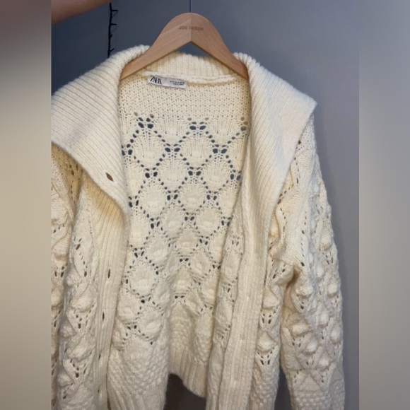 Zara knitted cardigan size medium - Picture 2 of 4